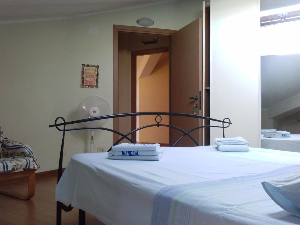 Mansarda Raggio Di Sole Bed and Breakfast Verona Kamer foto